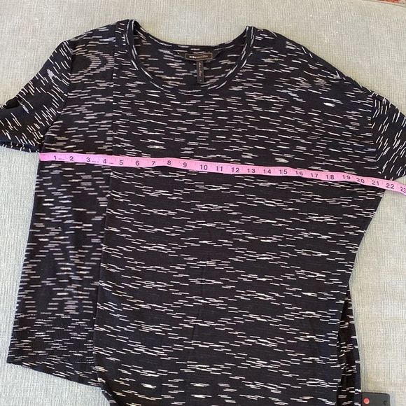 BCBGMAXAZRIA Asymmetrical Long Sleeve Knit Scoop Neck Light Sweater Top - Picture 7 of 9